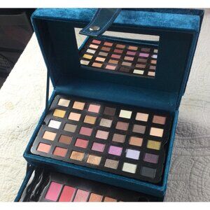 41 Color Eyeshadow Palette With 2 Tiered Blue Velvet Storage Case & Mirror